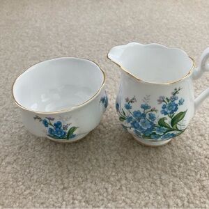 Vtg  "Royal Albert" Bone China 'Forget Me Not' Creamer & Sugar Bowl Set